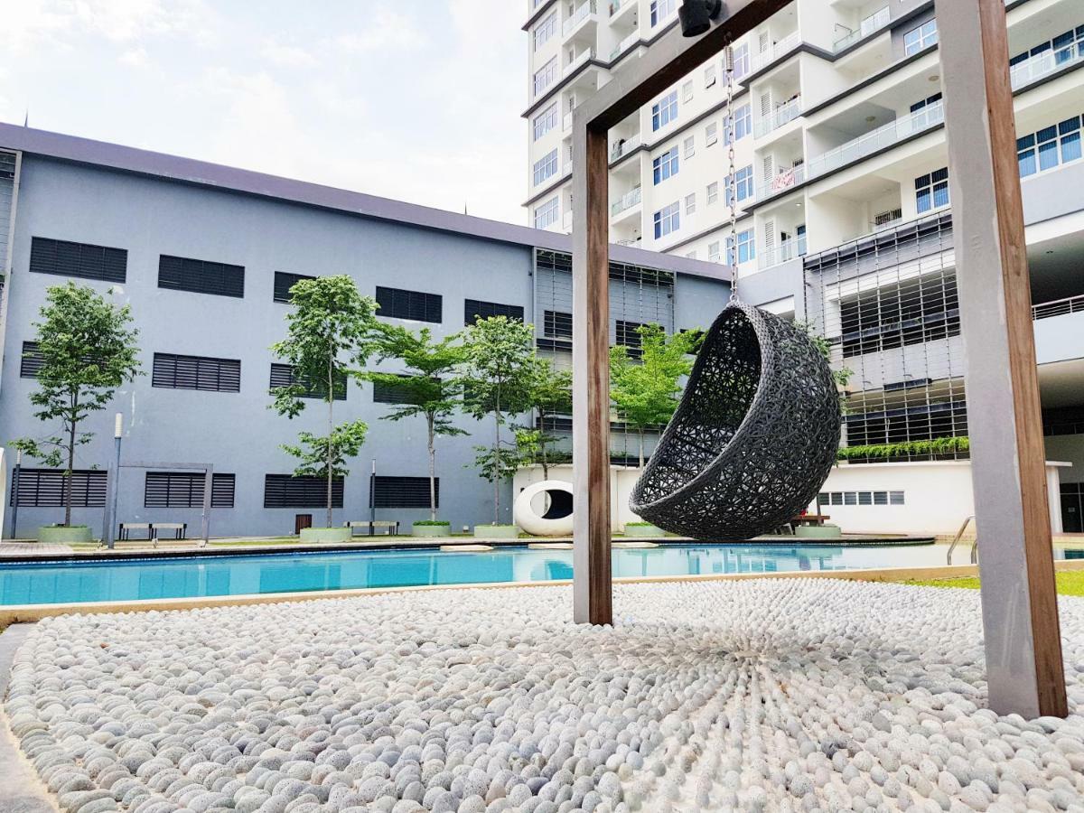 No.5 The Mint @ Puchong Center Near Ioi Mall Exterior photo